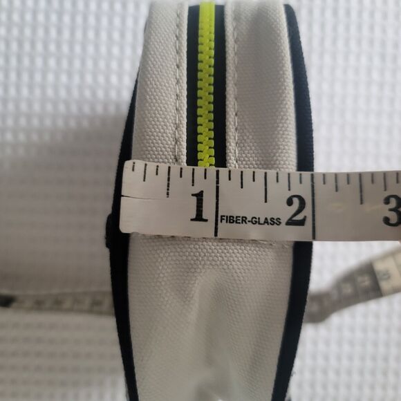 Lululemon Saje Aroma Therapy Diffuser Zipper Pouch Case Bag Wallet Cream - Picture 7 of 9